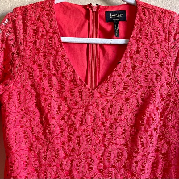 Laundry by Shelli Segal NWT Red Lace Crochet Bell Sleeve Dress in Hibiscus - Picture 11 of 13